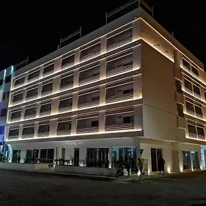 Hotel Oasis White